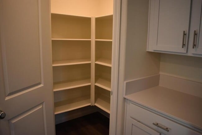 Building Photo - 1316 eagle crest court