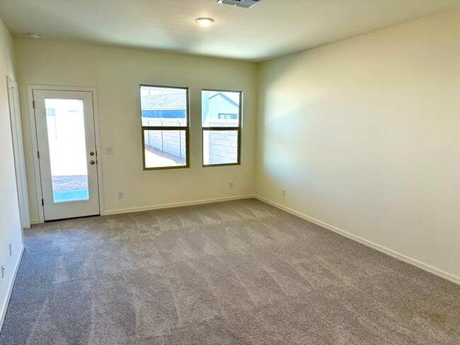 Building Photo - Beautiful new home in Bella Vista Farms, San Tan Valley! 9' ceilings, tile floors, granite counte...