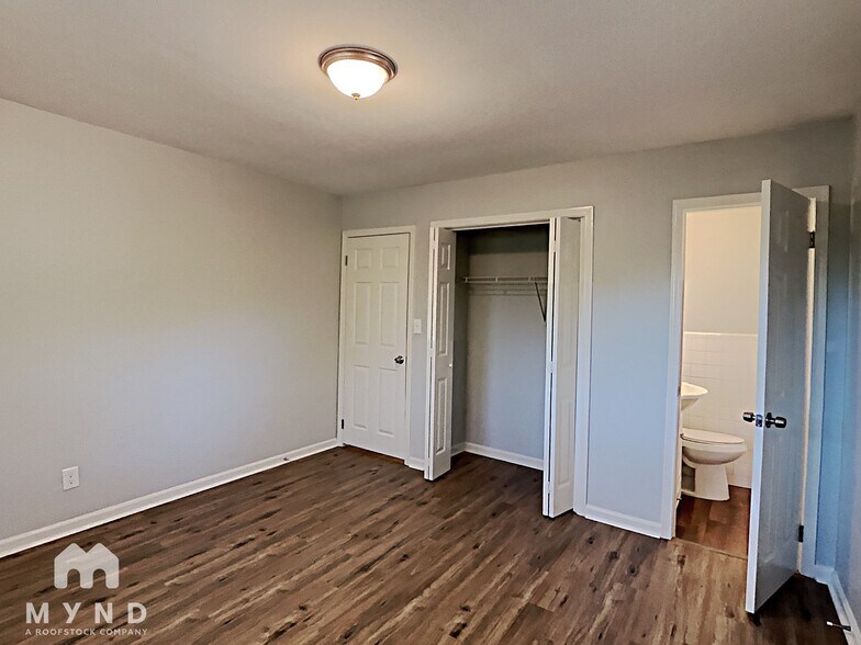 Building Photo - 6852 Cherry Cir