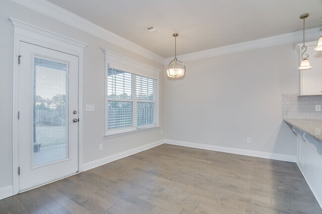 Building Photo - Large House in Grovetown!