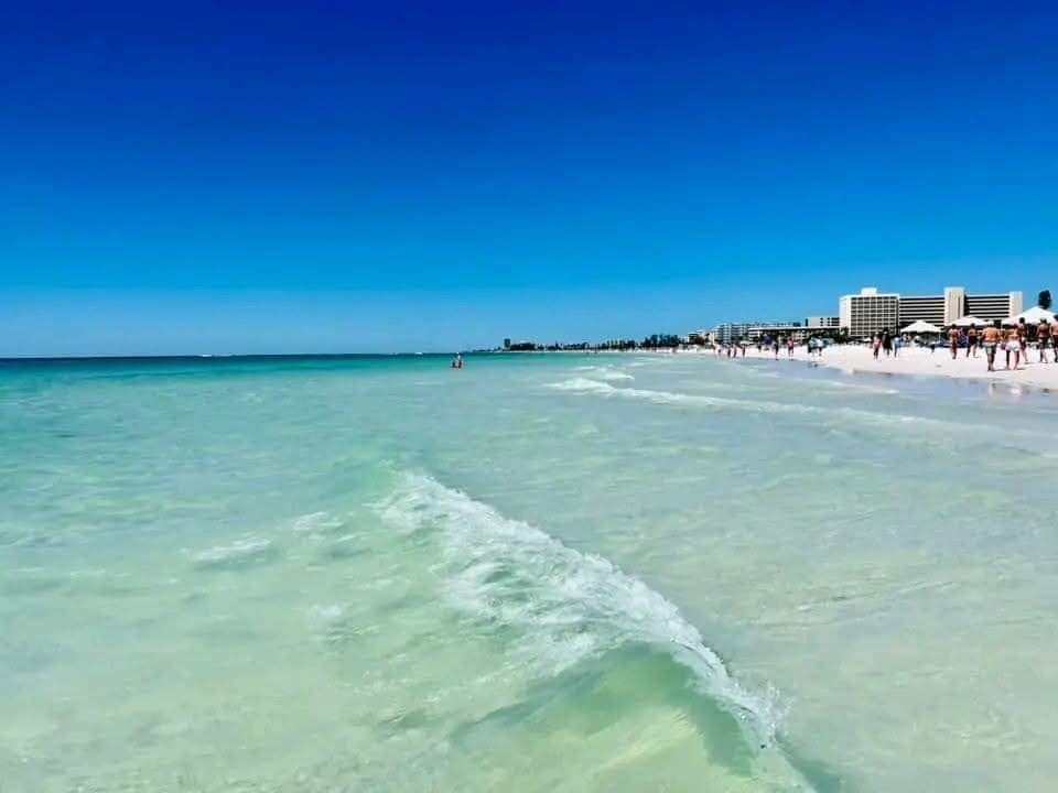 Building Photo - 1055 W Peppertree Dr