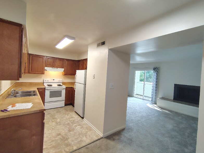 Primary Photo - 600 Reusens Rd