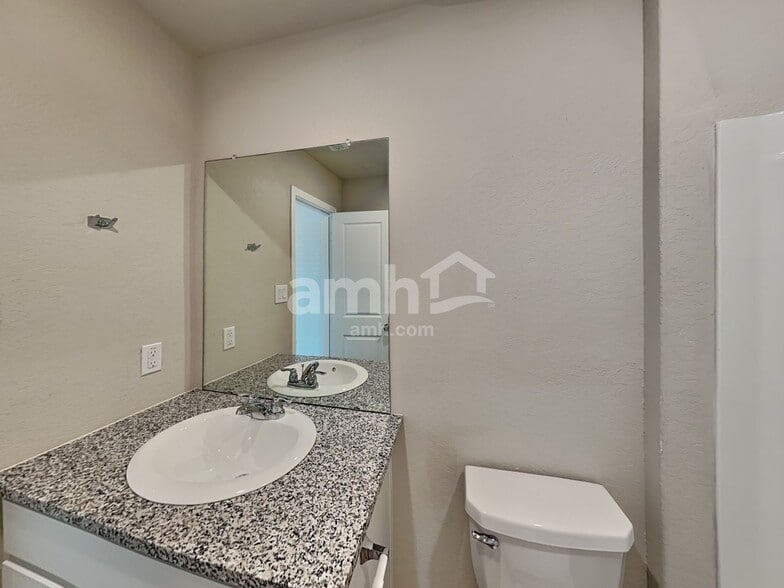 Building Photo - 10515 Varmus Dr