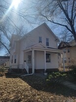 Building Photo - 417 W 17th St