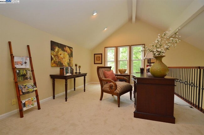 Building Photo - 2051 Pebble Dr