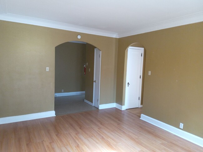Primary Photo - 212 N 6th St
