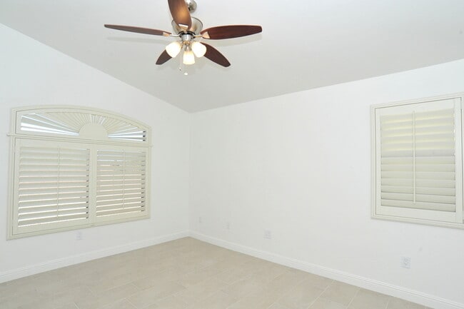 Building Photo - 3 bedroom 2 bathroom in Vail School District