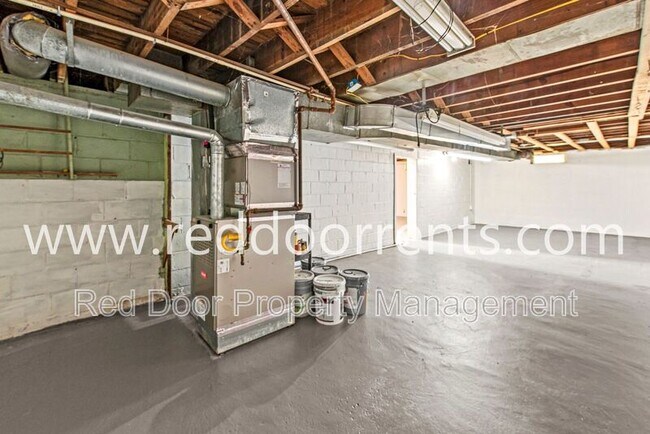 Building Photo - 957 Woodhill Dr