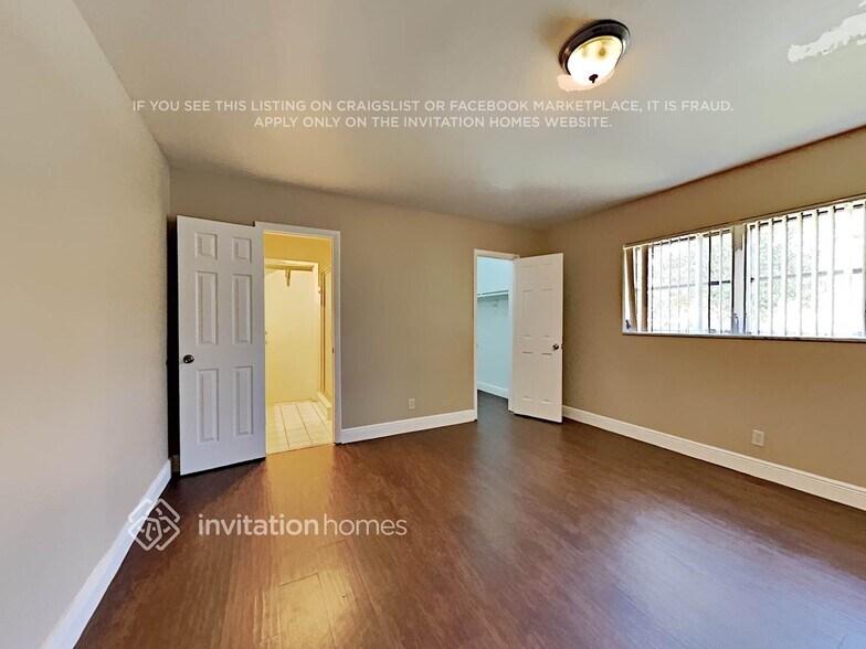 Building Photo - 1641 NW 45th St