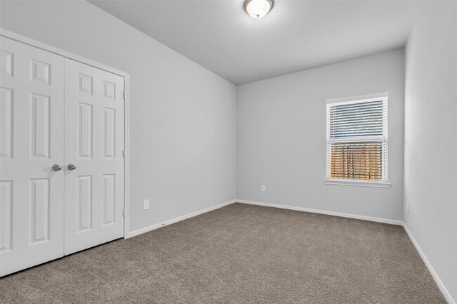 Building Photo - 935 Golden Willow Ln