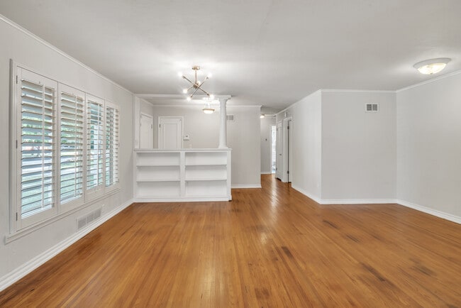 Building Photo - 5230 S Marion Ave