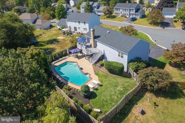 Building Photo - 1615 Spottsworth Way