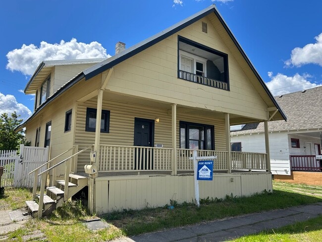 Primary Photo - 3008 E Rowan Ave