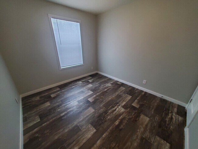 Building Photo - 13 Parakeet Hill Dr