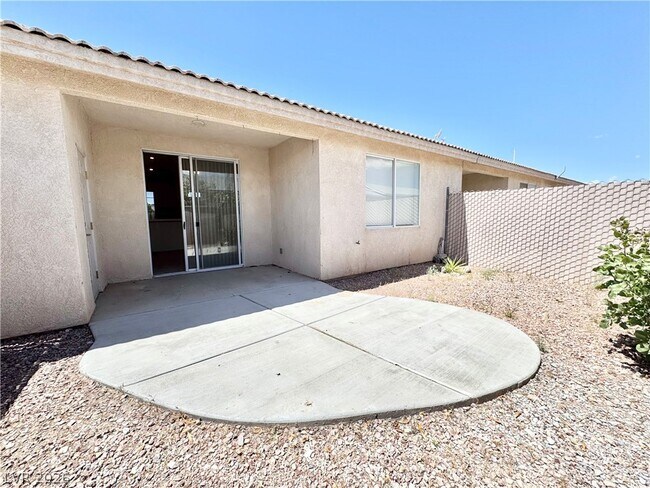 Building Photo - 2500 E Ambush St
