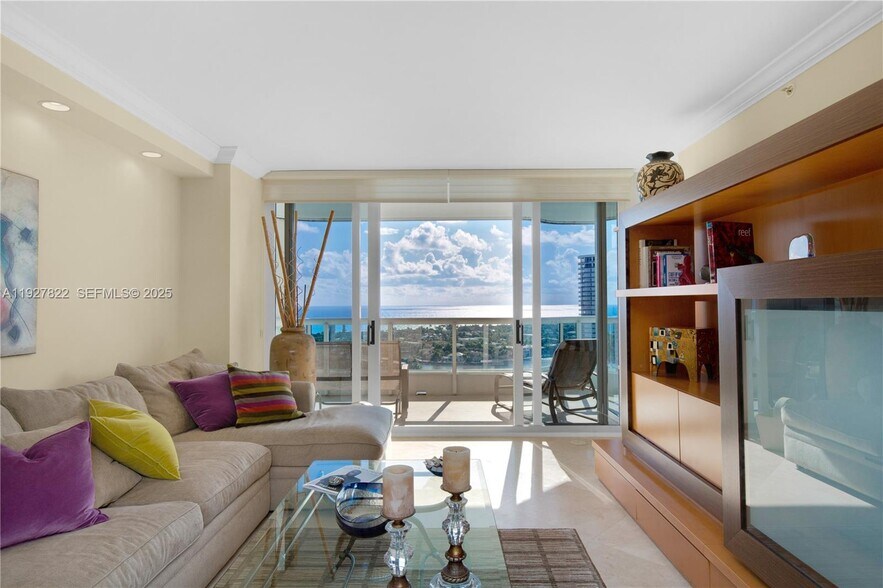 Building Photo - 21055 Yacht Club Dr