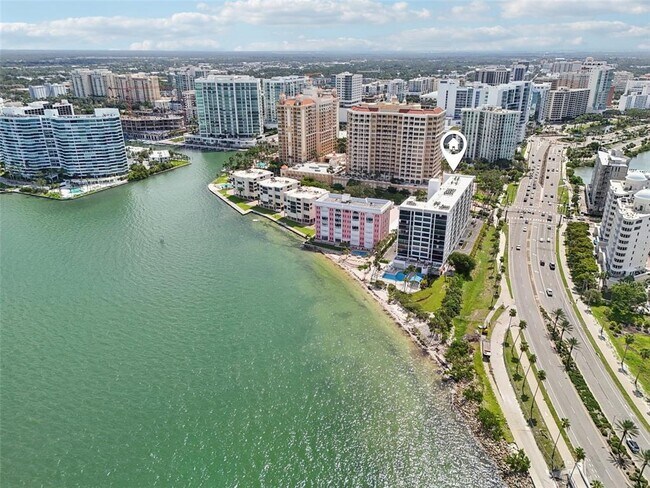 Building Photo - 11 Sunset Dr