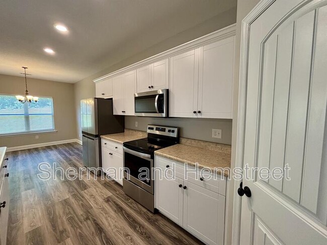 Building Photo - 214 McDuffie Cir