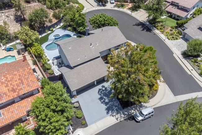 Building Photo - Hidden Jewel in Westlake Village