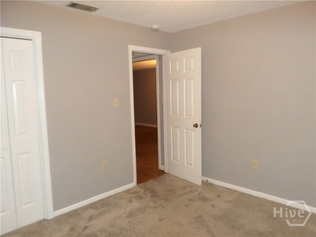 Building Photo - 29 Colony Park Dr