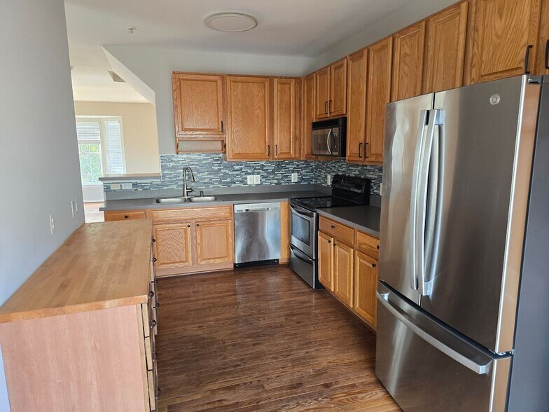 Building Photo - 4146 Cutty Sark Rd