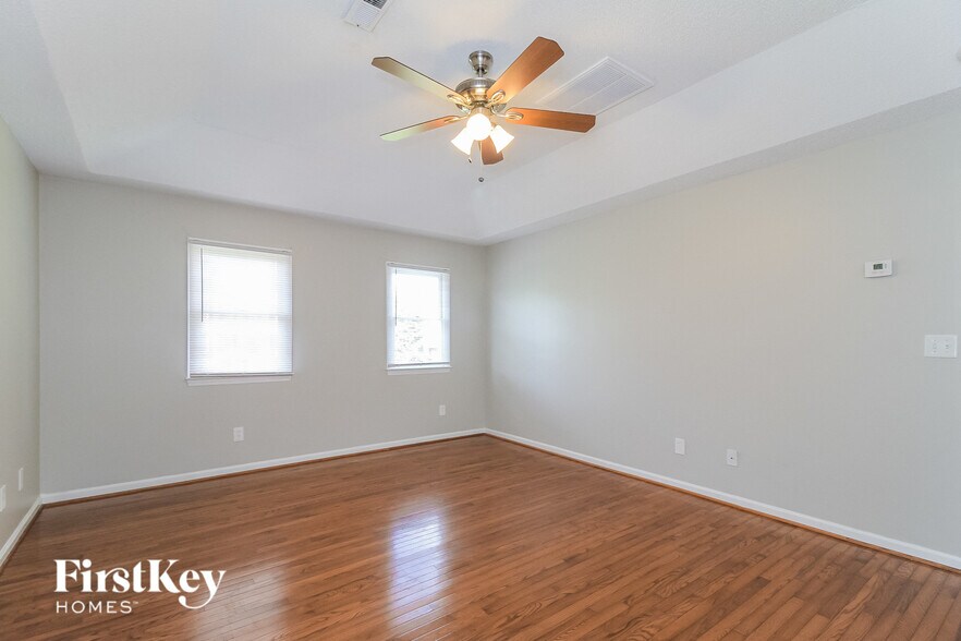 Building Photo - 3110 Glenshire Dr