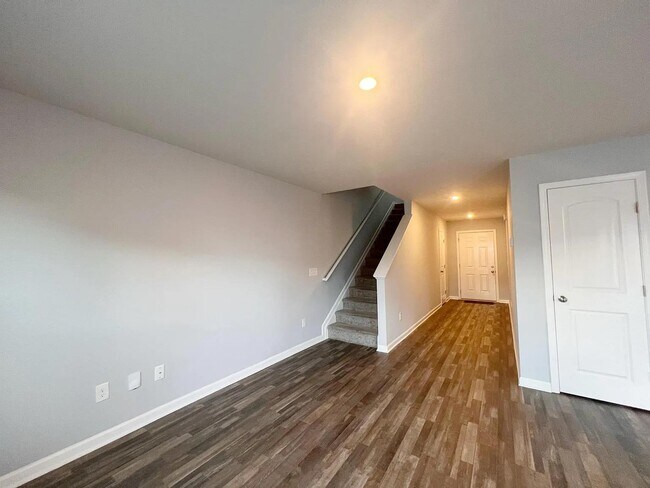 Building Photo - 103 Brinkleys Ln
