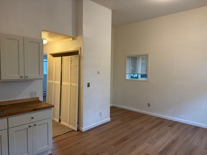 Building Photo - 9008 N Mohawk Ave