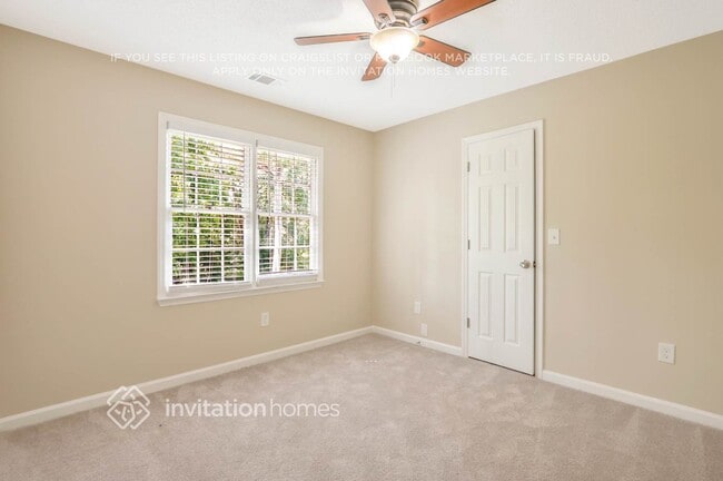 Building Photo - 300 Birch Creek Cir