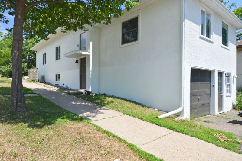 Building Photo - 1366 Pascal St