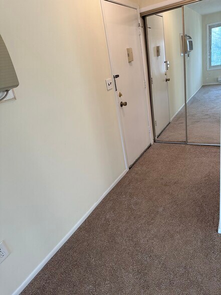 Building Photo - 156 Cross Slope Ct