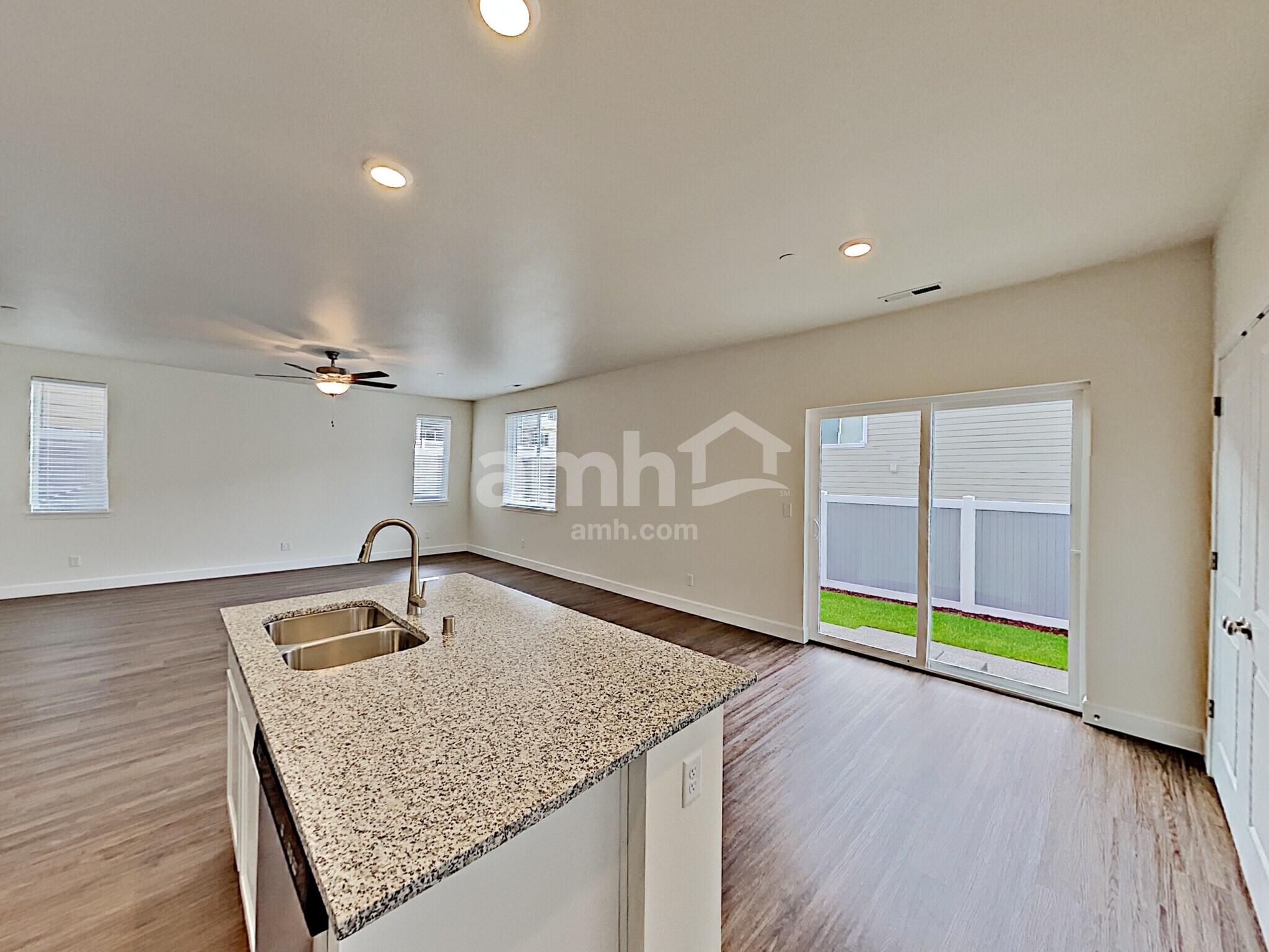 Building Photo - 10618 137th St E