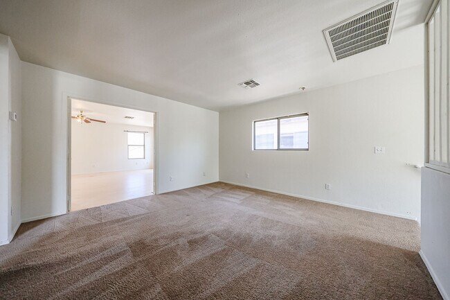 Building Photo - 11816 W Rosewood Dr