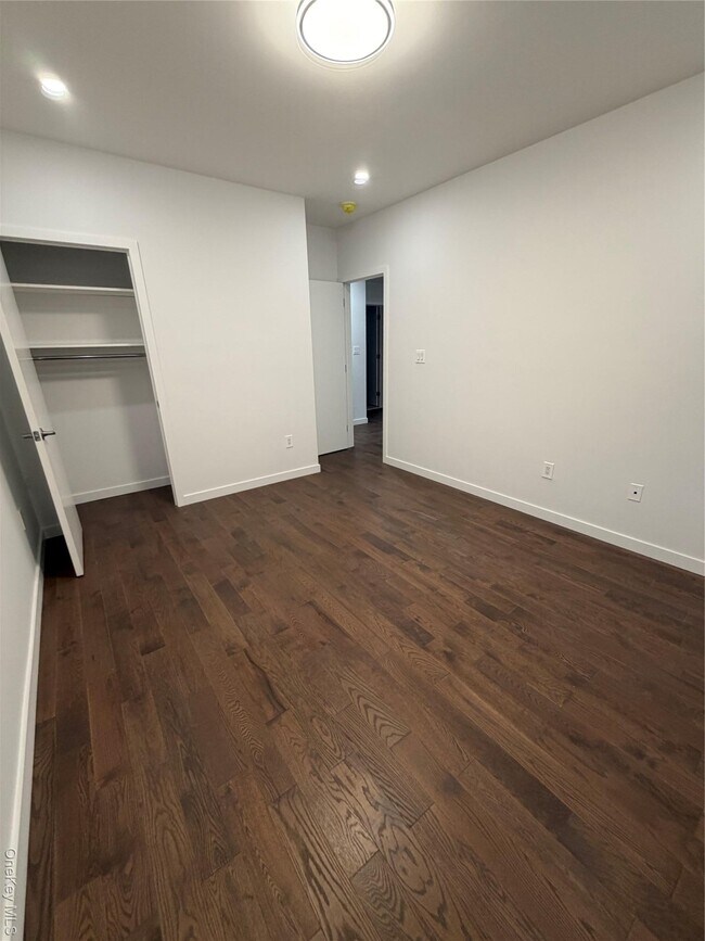 Building Photo - 609 Ovington Ave