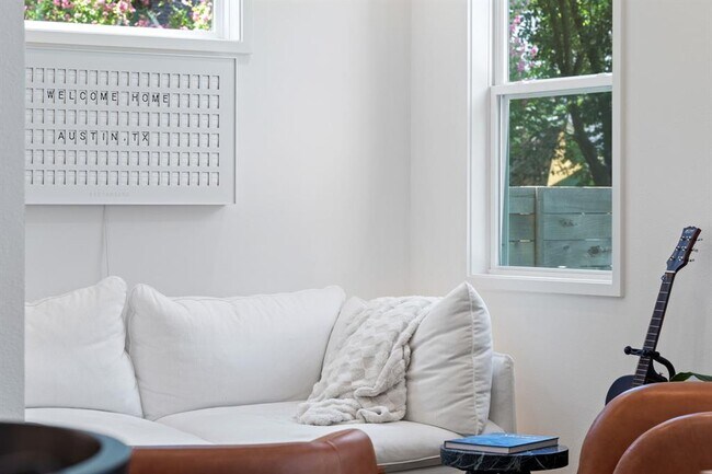 Building Photo - 2609 Willow St