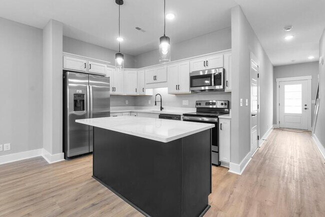 Building Photo - 303 Jonathan Wade Cir