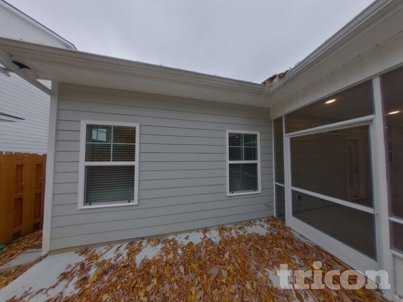 Building Photo - 1470 Cotillion Dr