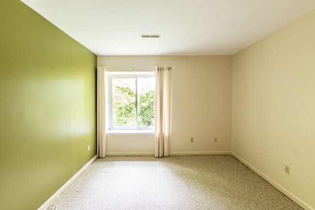 Building Photo - 1476 Gray Stone Court - Millcreek