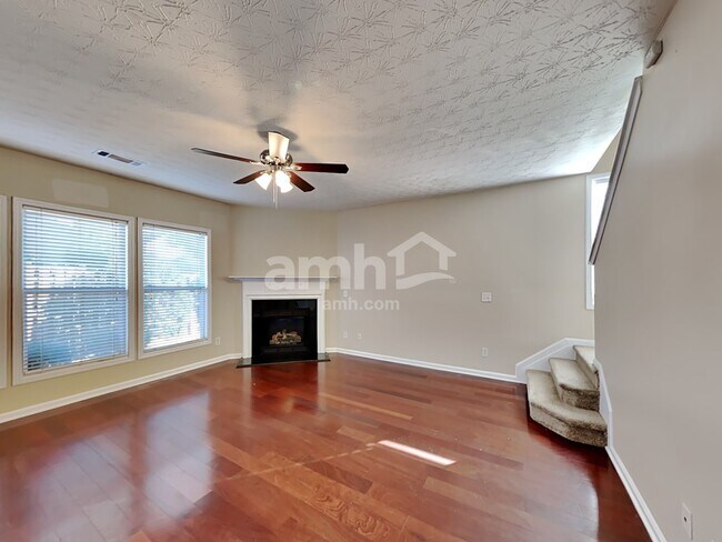 Building Photo - 317 Azalea Loop