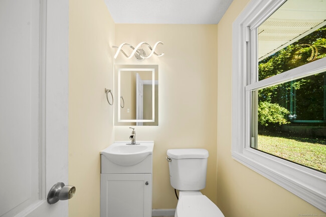 Building Photo - 20 Rosina Rd