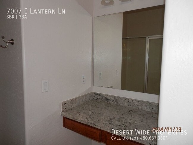 Building Photo - 7007 E Lantern Ln W