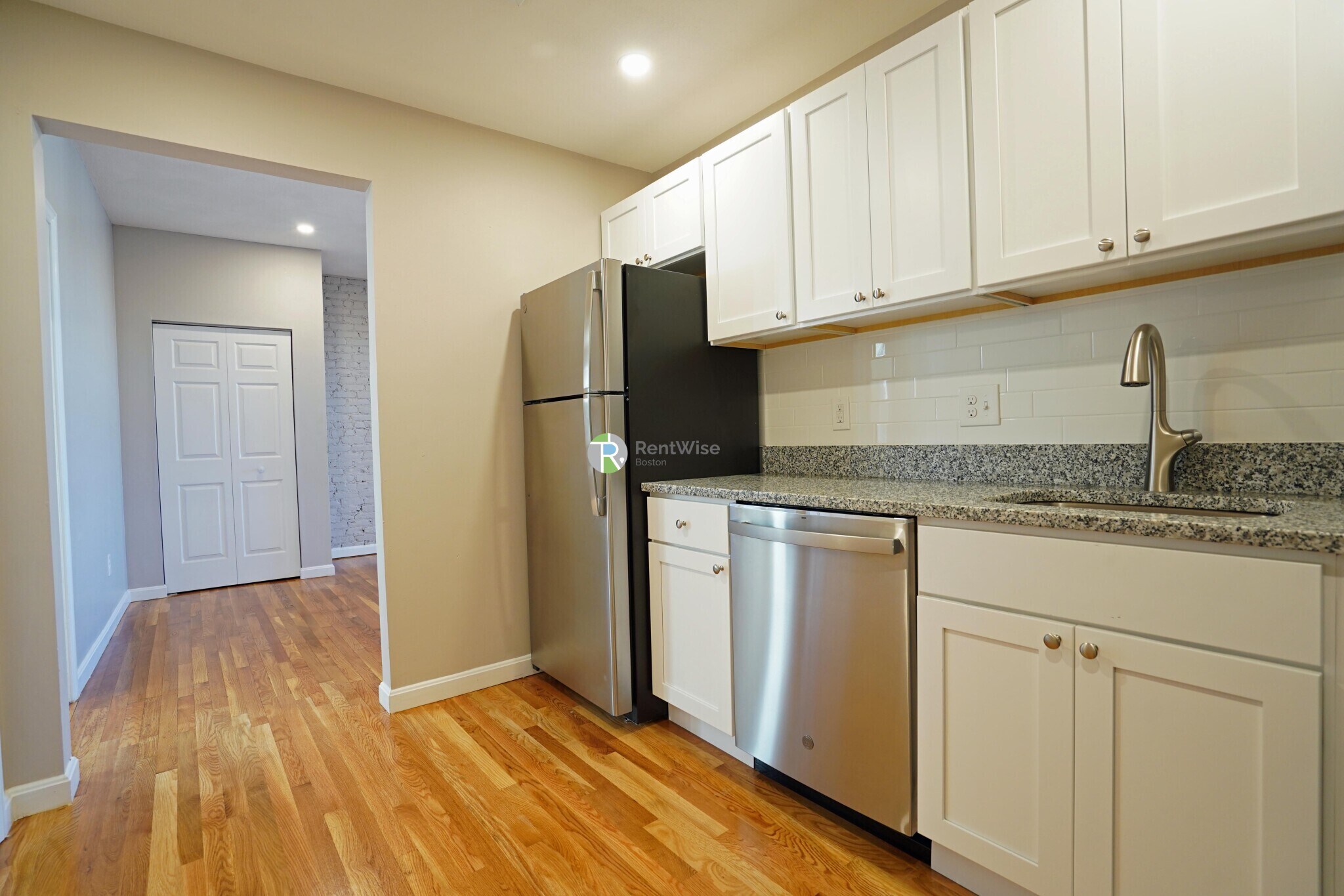 Building Photo - 14 Lorraine Ter