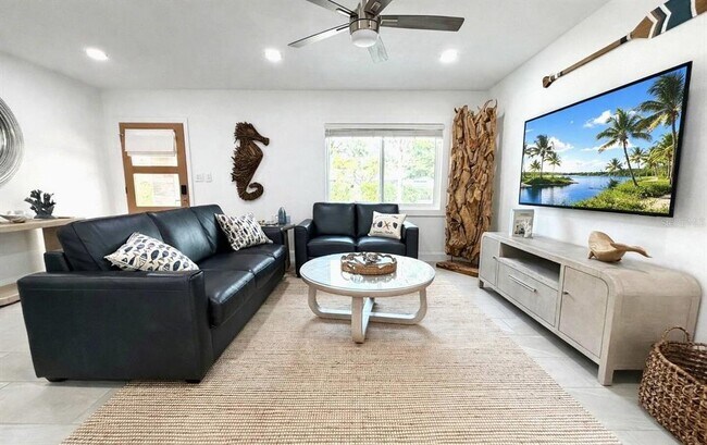 Building Photo - 2238 Clematis St