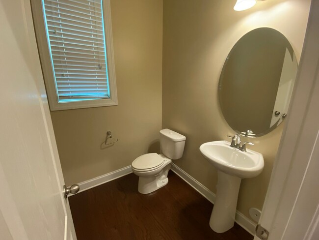 Building Photo - AVAILABLE NOW!-BUNGALOW STYLE HOME -JUST B...