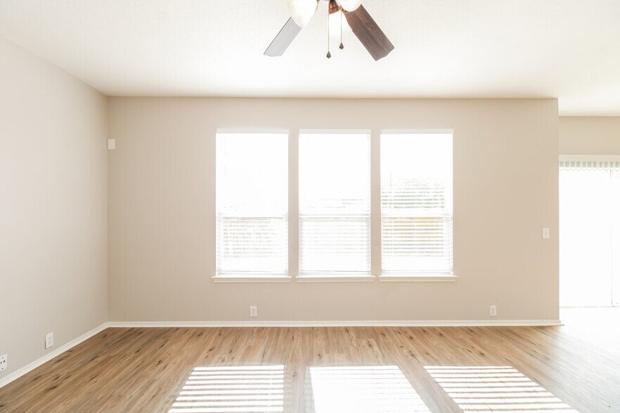 Building Photo - 2715 Feather Green Trail
