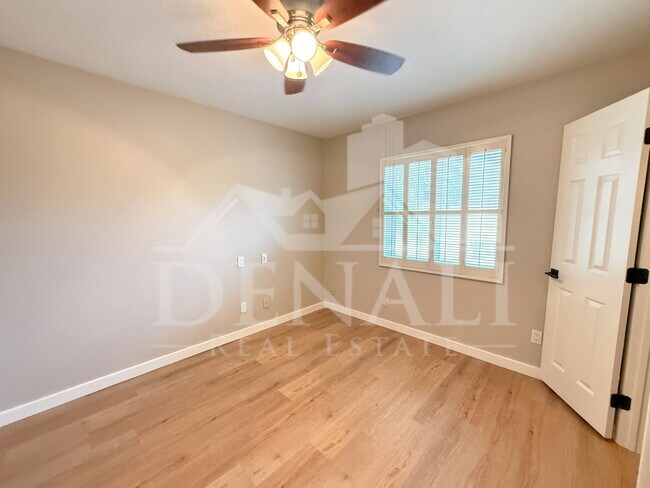 Building Photo - 8314 E Keim Dr