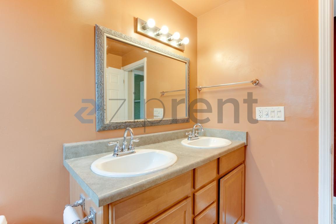 Building Photo - 3733 88th Ave SE