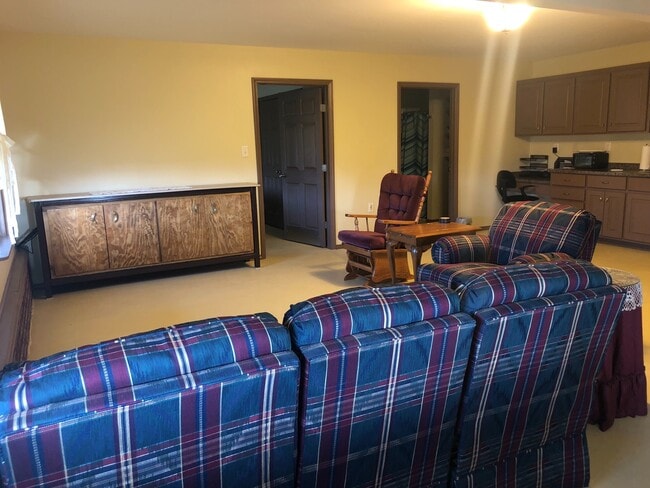 Building Photo - *FULLY FURNISHED* 1 Bedroom, 1 Bathroom Apartment *UTILITIES INCLUDED*