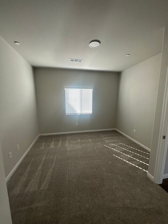Building Photo - Wood Ranch Apartments 510