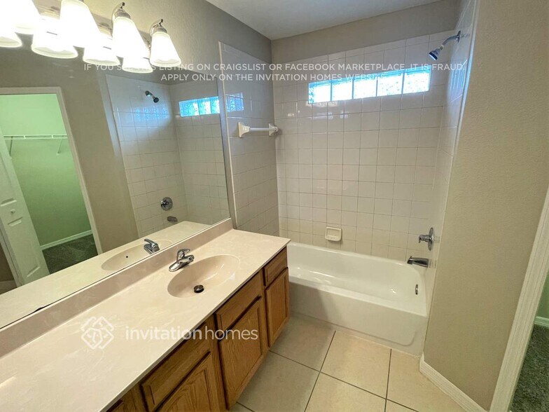 Building Photo - 649 Rose Apple Cir